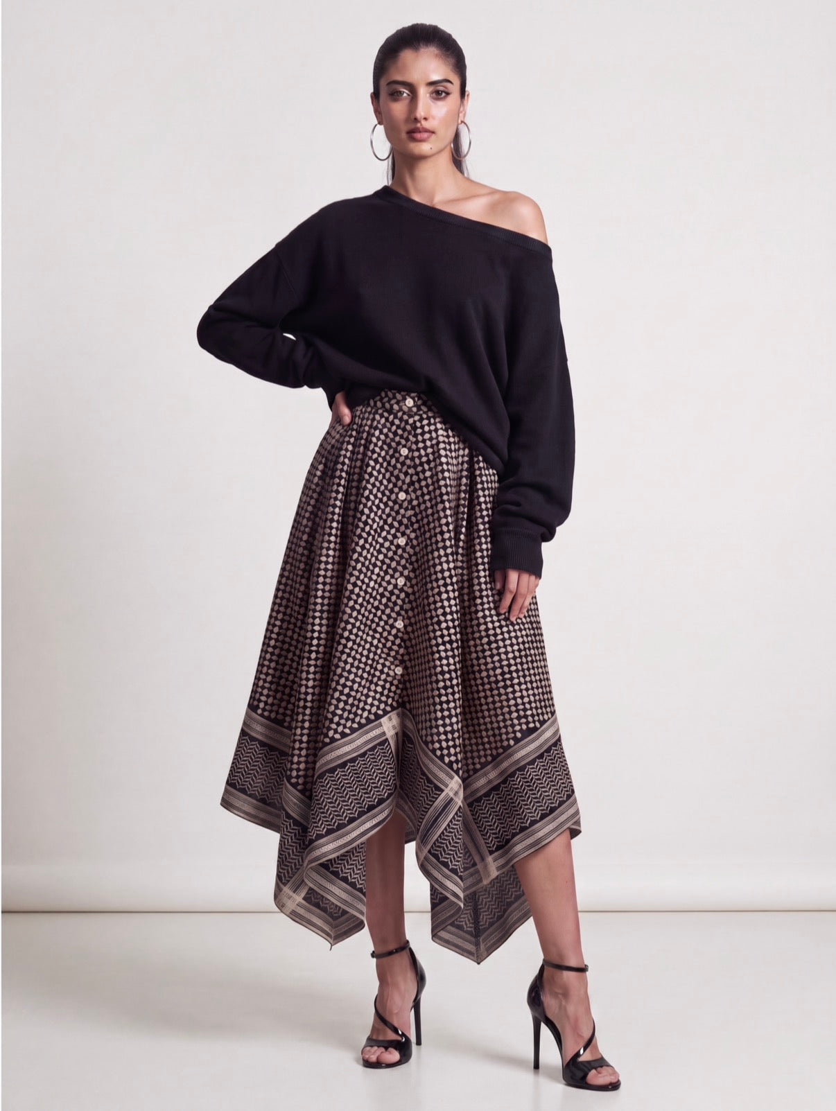 PRE-ORDER / Keffiyeh Embroidered Asymmetric Maxi Skirt / BLK & OFF WHITE